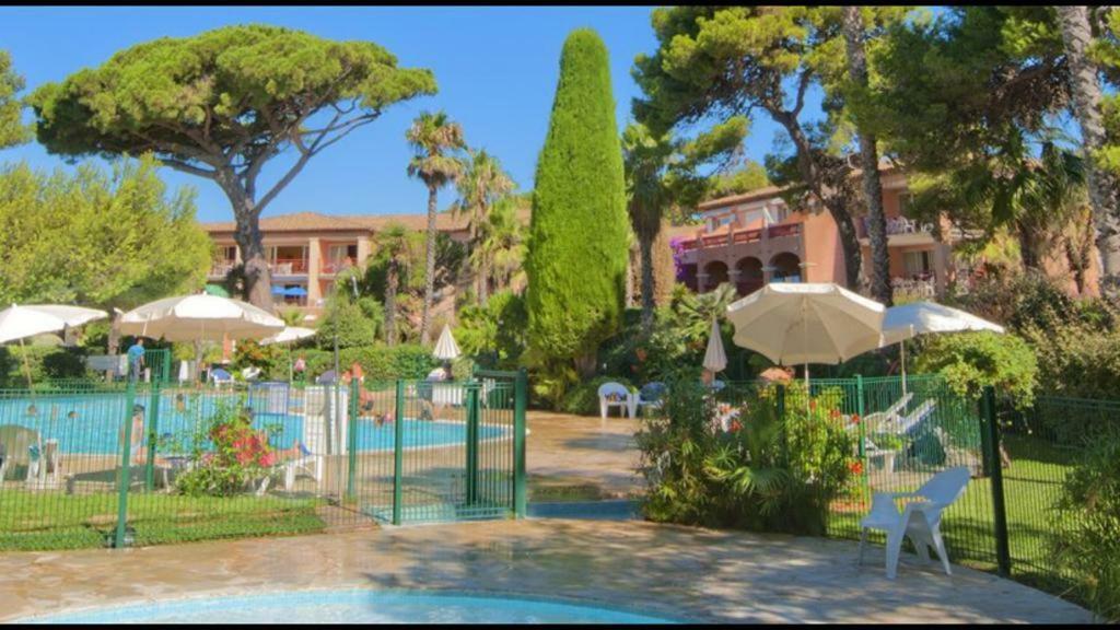 Entre Mer Et Piscine Hyères Eksteriør billede